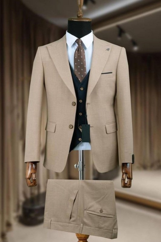 Quentin Khaki Peaked Lapel Three Pieces Business Men Suits